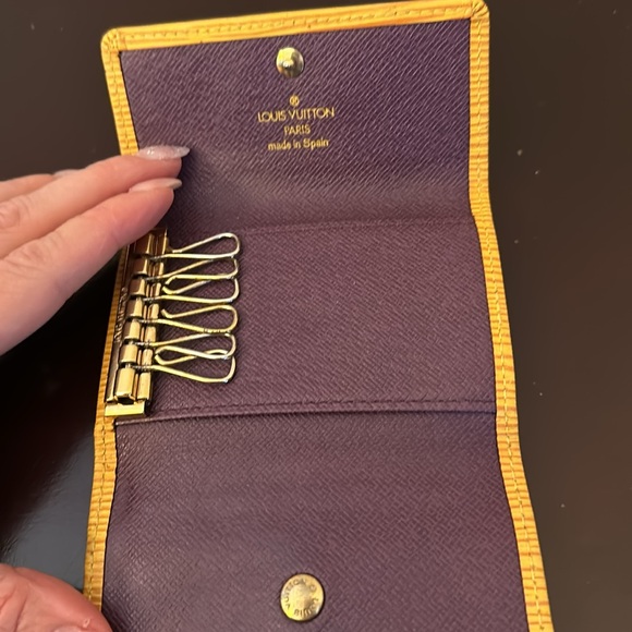 GUC! Louis Vuitton 6 ring purple and yellow key ring holder. Authentic!! - Picture 4 of 7